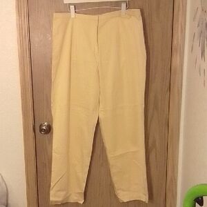 Dialogue Soft Yellow Garment